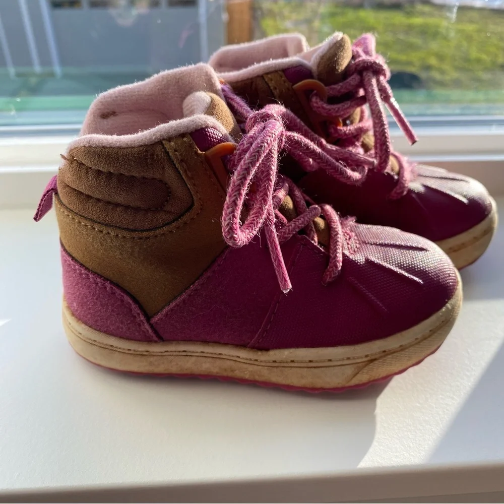 OshKosh B’gosh Toddler Winter Boots Pink Lace-Up Size 5